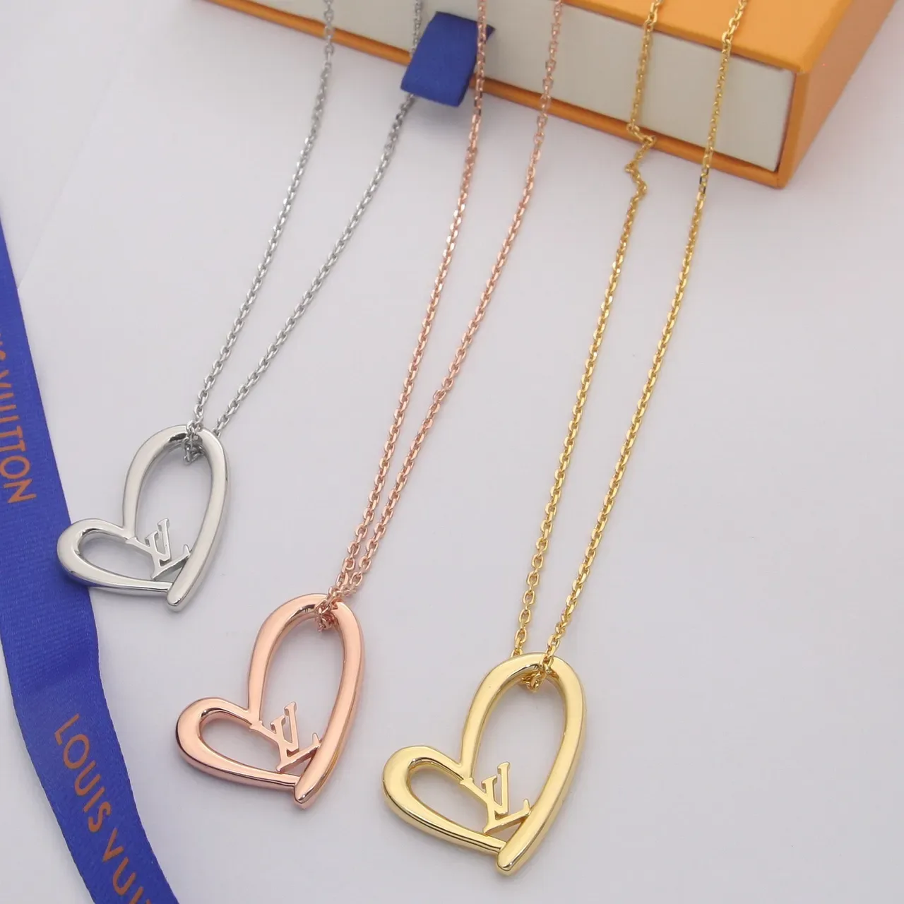 Louis Vuitton Heart Necklace Gold-Tone Open Heart Pendant Necklace 8