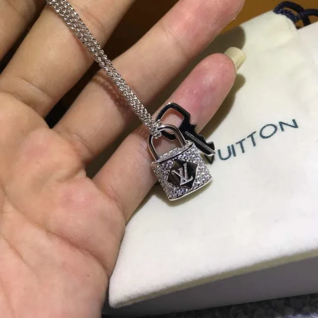 Louis Vuitton Lock & Key Gold Transparent Tone Pavé Crystal-Encrusted Necklace 3
