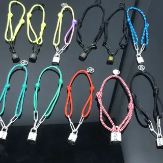 Louis Vuitton Lockit pulsera multicolor trenzada con encanto de candado