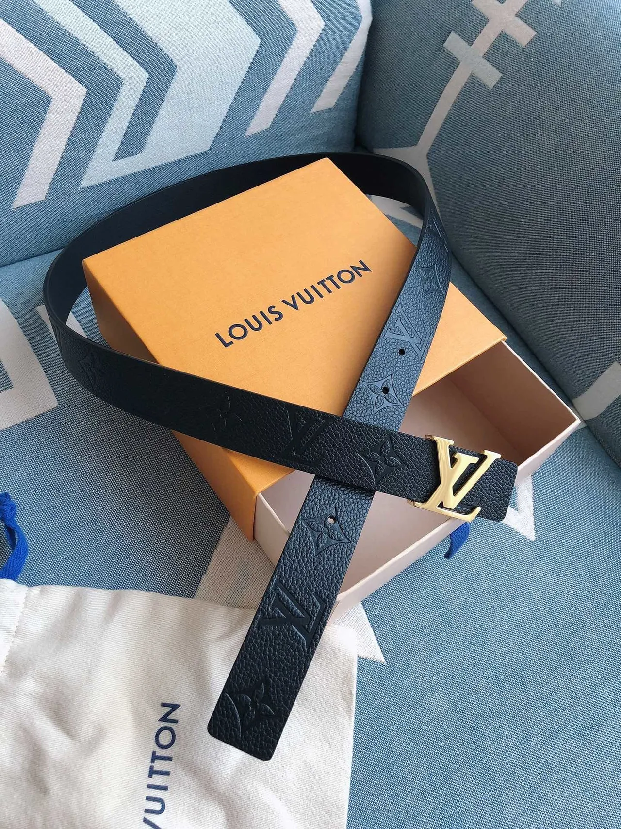 Louis Vuitton LV Belt Black Embossed Leather Gold-Tone Buckle Leather Belt 3