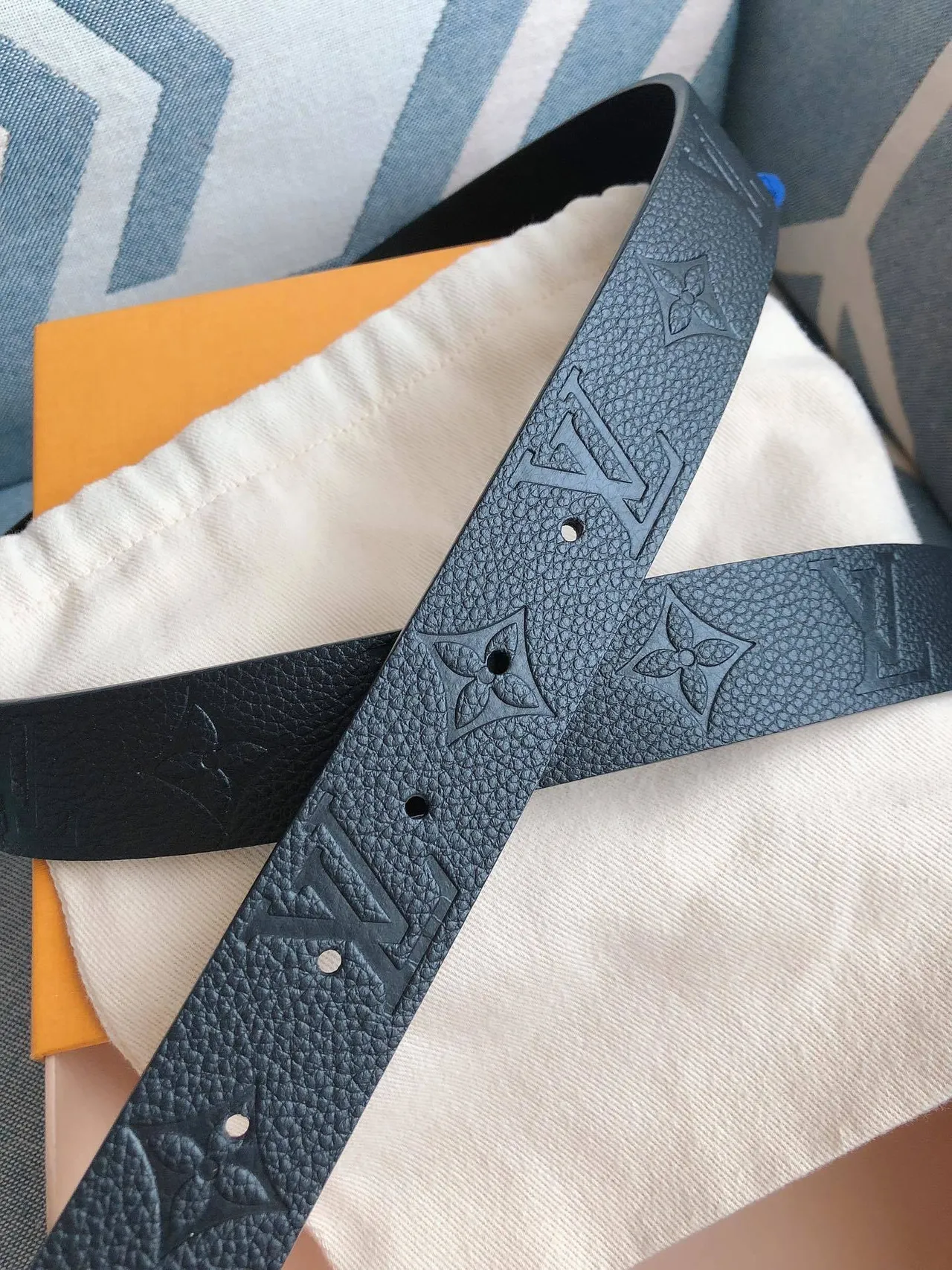 Louis Vuitton LV Belt Black Embossed Leather Gold-Tone Buckle Leather Belt 8