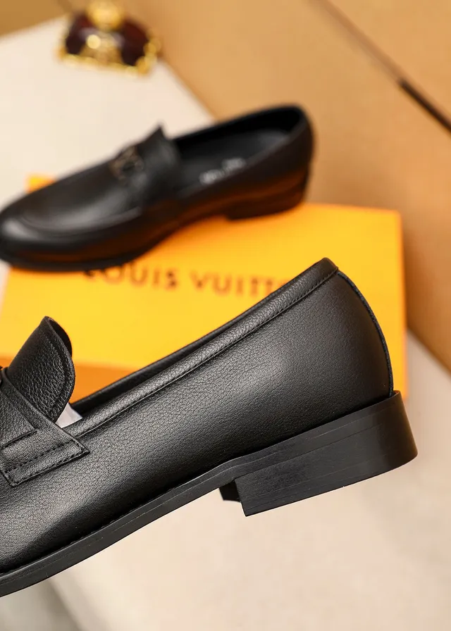 Louis Vuitton LV Buckle Loafer Black Pebbled Leather Loafers 7