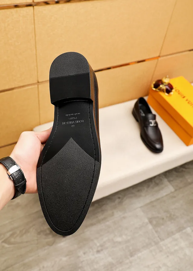 Louis Vuitton LV Buckle Loafer Black Pebbled Leather Loafers 9