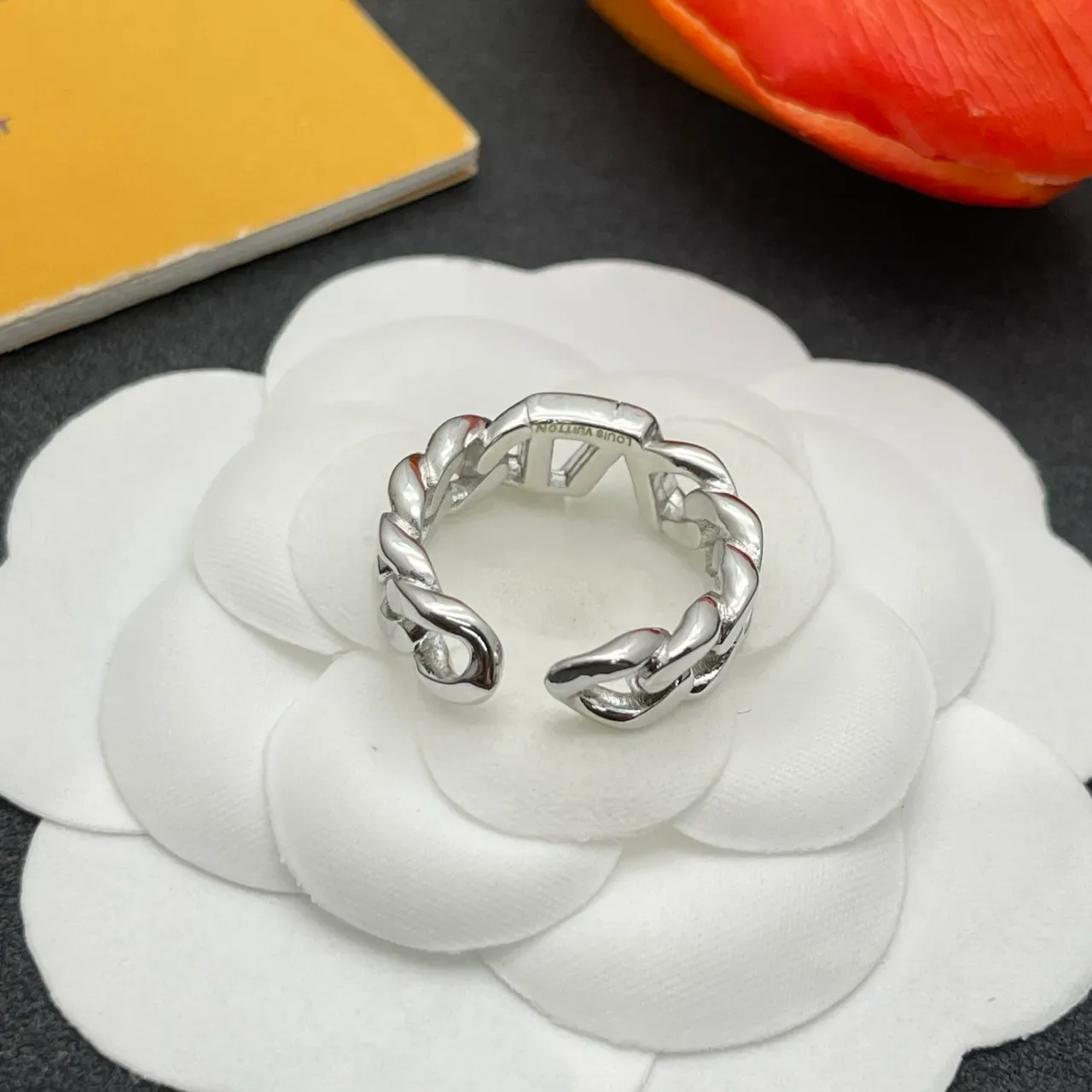 Louis Vuitton LV Chain Ring Silver Metal Ring 3