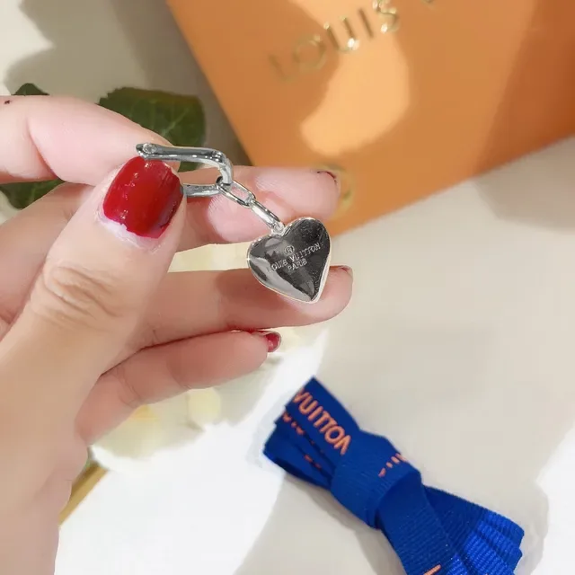 Louis Vuitton LV Heart Pavé Crystal Heart Earrings 3
