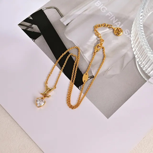 Louis Vuitton LV Iconic Heart Gold-Tone Chain Necklace 8