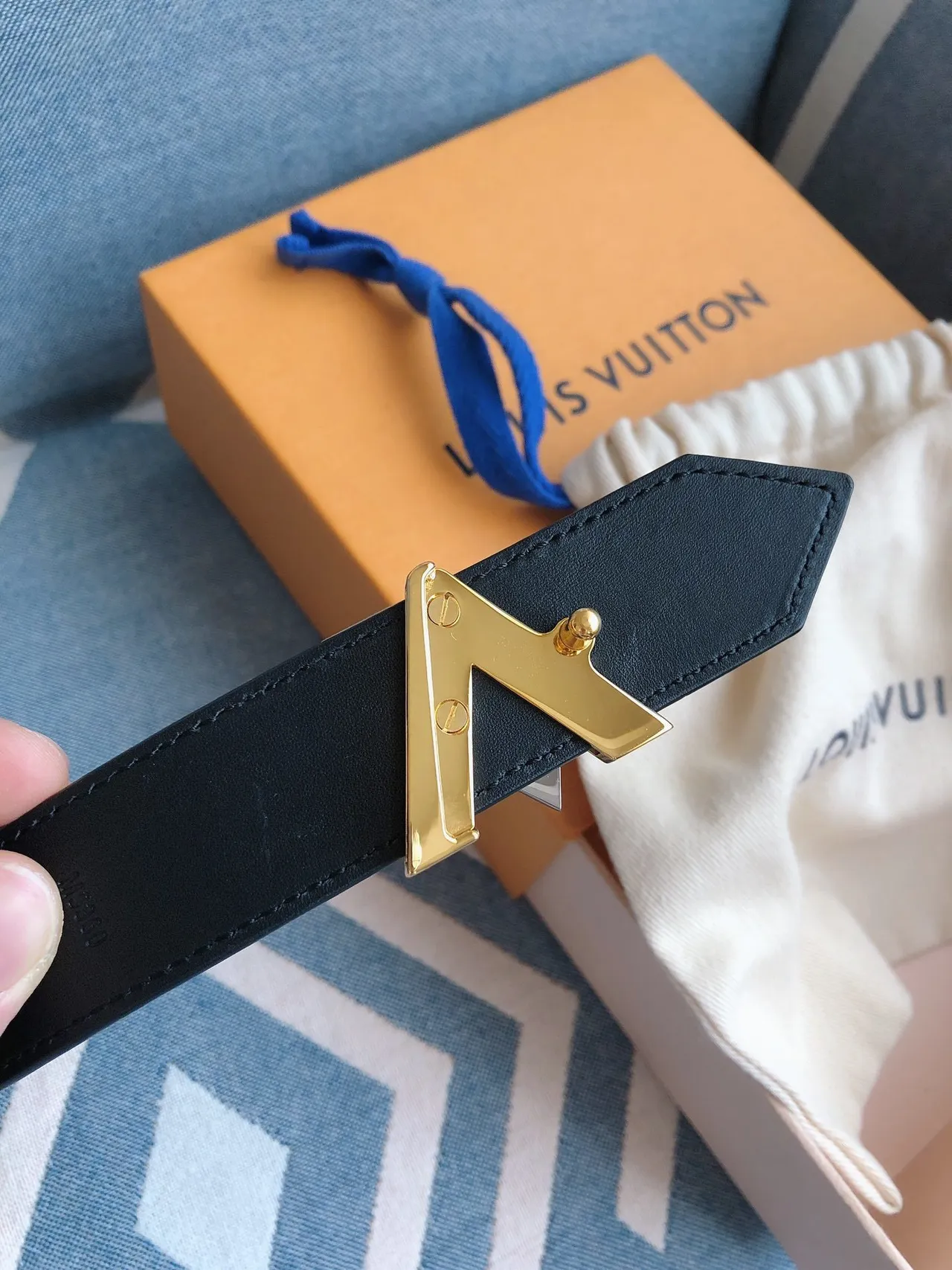 Louis Vuitton LV Initiales Black Textured Leather Belt 6