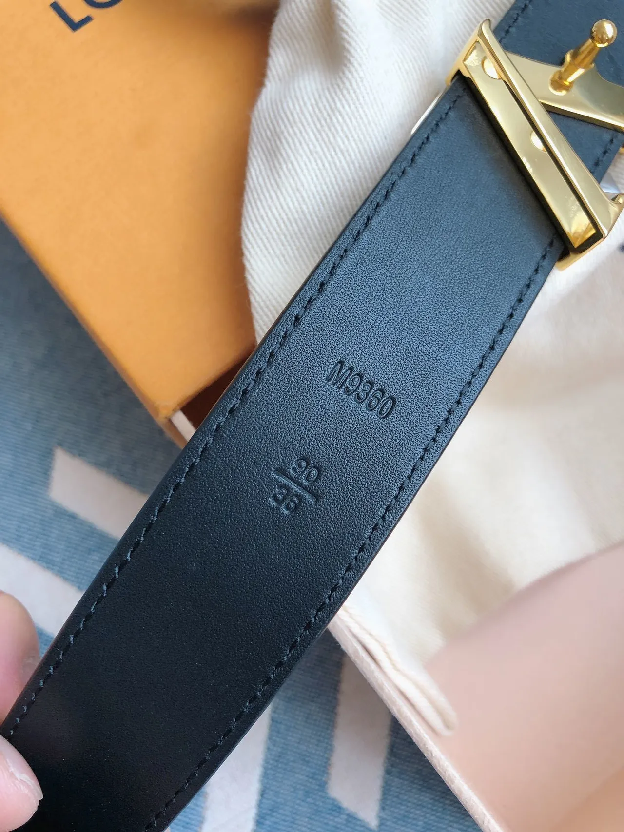 Louis Vuitton LV Initiales Black Textured Leather Belt 7