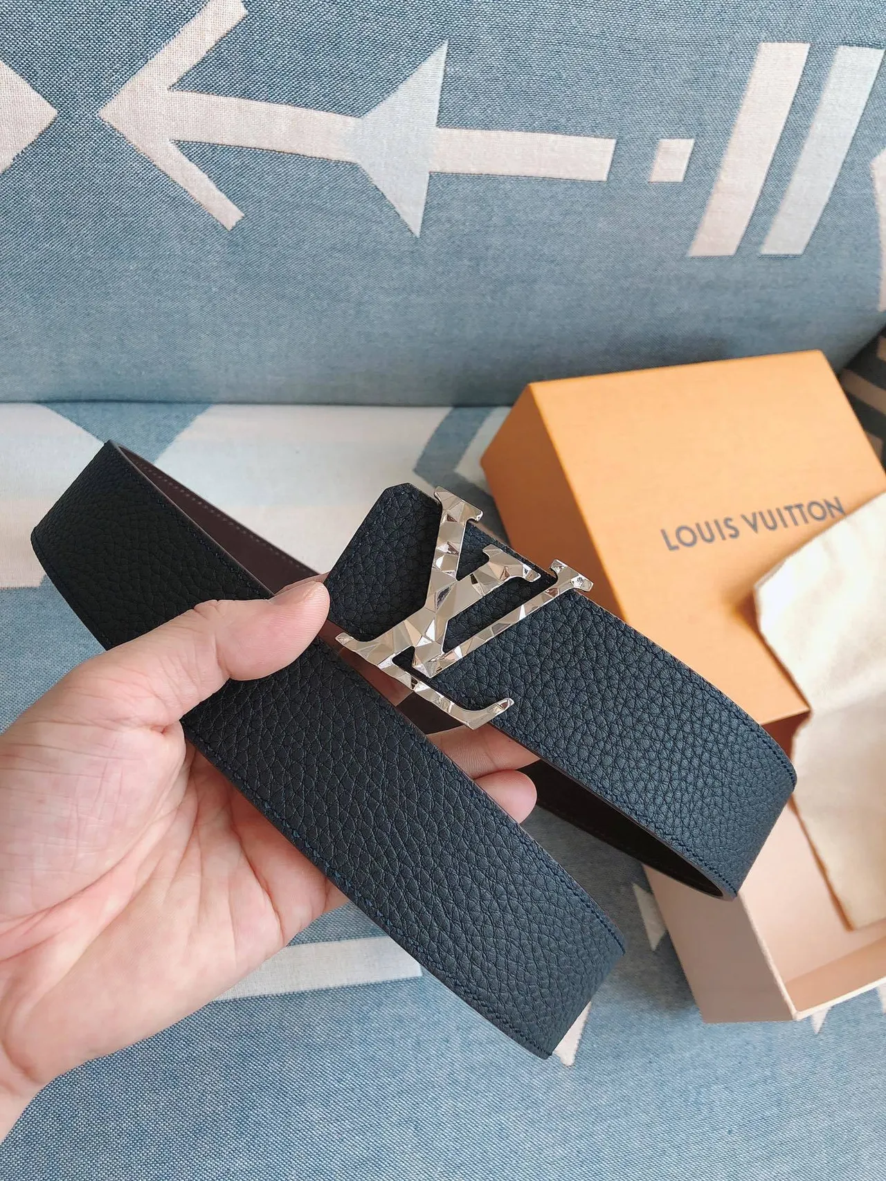 Louis Vuitton LV Initiales Teal Pebbled Leather Belt 3