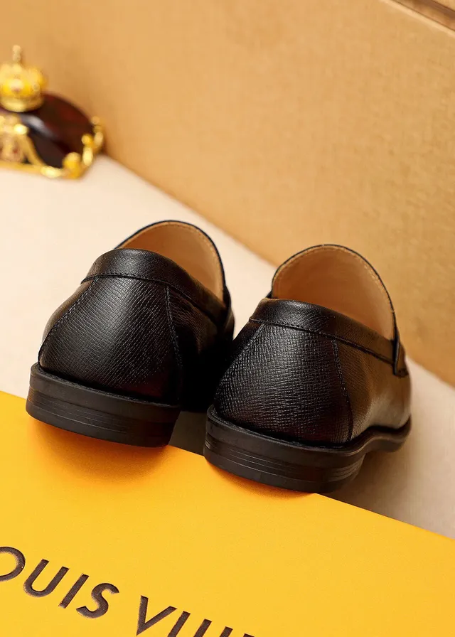 Louis Vuitton LV Loafer Noir Marine Cuir Texturé Boucle Monogramme Loafer 5