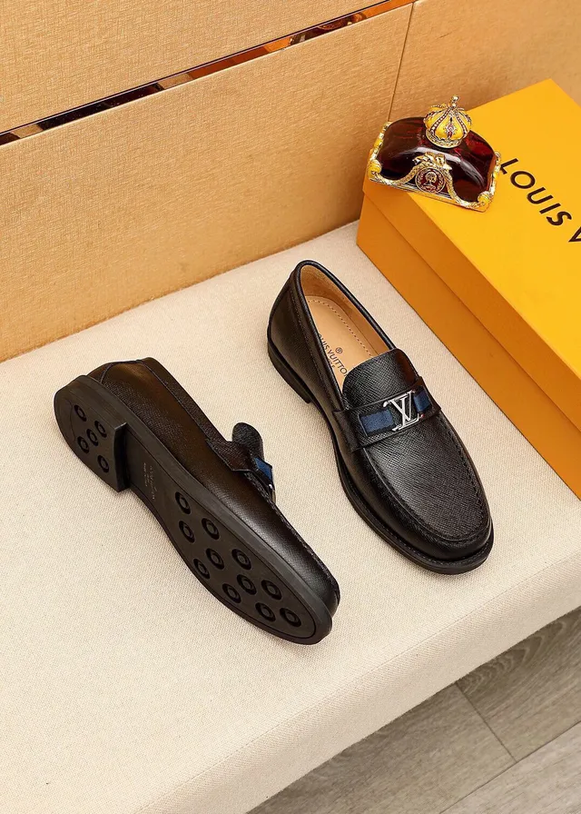 Louis Vuitton LV Loafer Noir Marine Cuir Texturé Boucle Monogramme Loafer 8