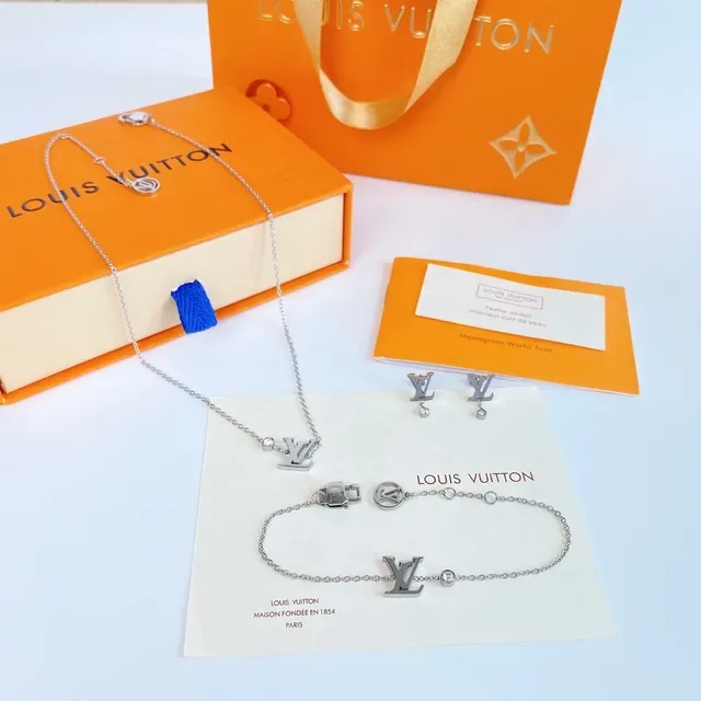 Louis Vuitton LV Monogram Gold-Tone Chain Necklace 4