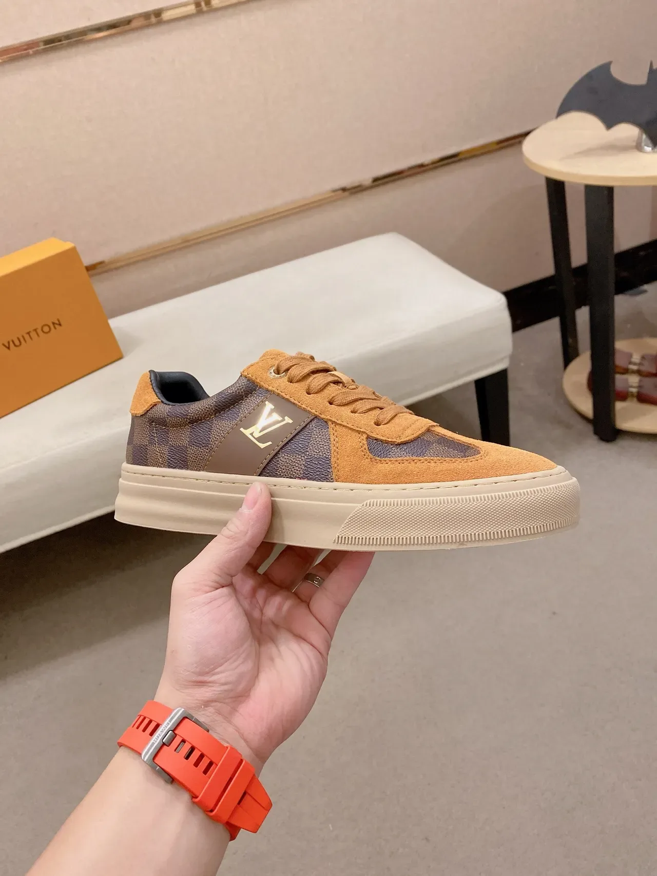 Louis Vuitton LV Trainer Beige Brown Tênis Lifestyle Low-Top Em Camurça E Lona Painelado 5