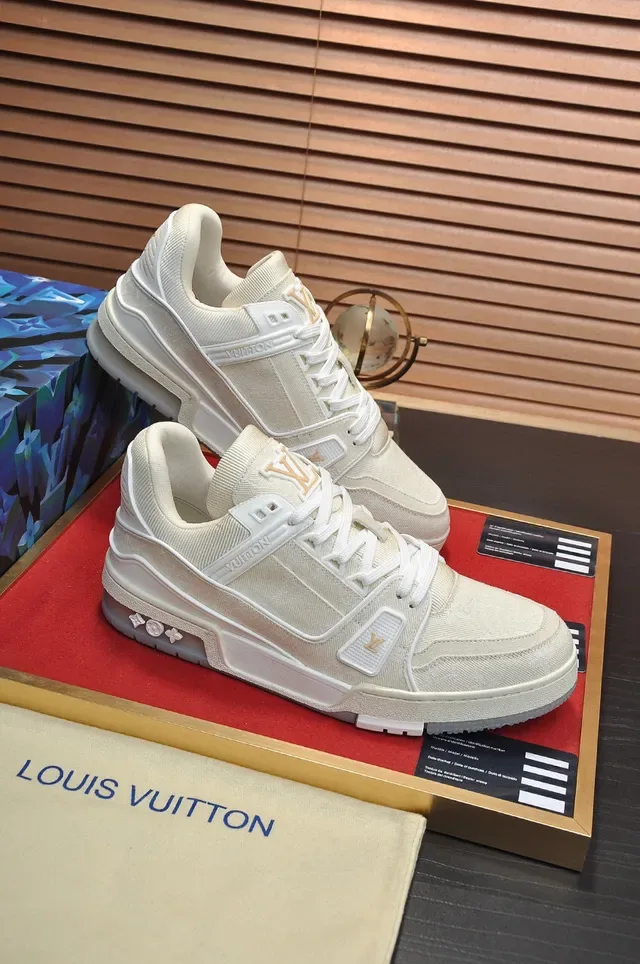 Louis Vuitton LV Trainer Beige Blanc Textile Tige multicouches Semelle intermédiaire Chaussures lifestyle 5