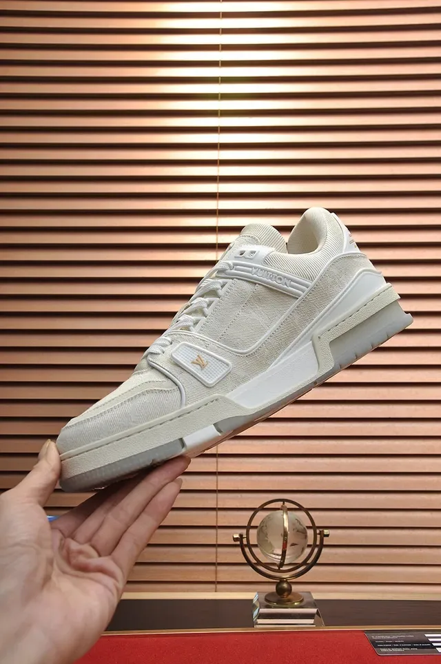 Louis Vuitton LV Trainer Beige Blanc Textile Tige multicouches Semelle intermédiaire Chaussures lifestyle 6