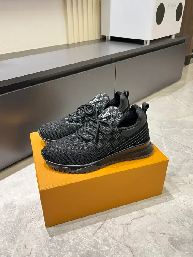 Louis Vuitton LV Trainer Sneakers Lifestyle Noir Gris Haut en Tricot Langue Monogrammée 5
