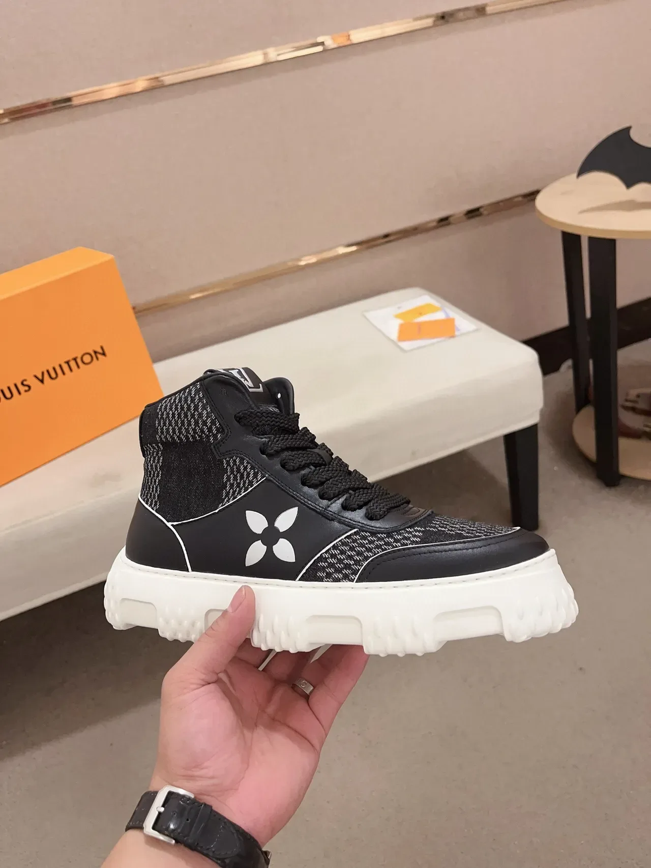Louis Vuitton LV Trainer Noir Blanc Semelle Épaisse Montantes Lifestyle Sneakers 4