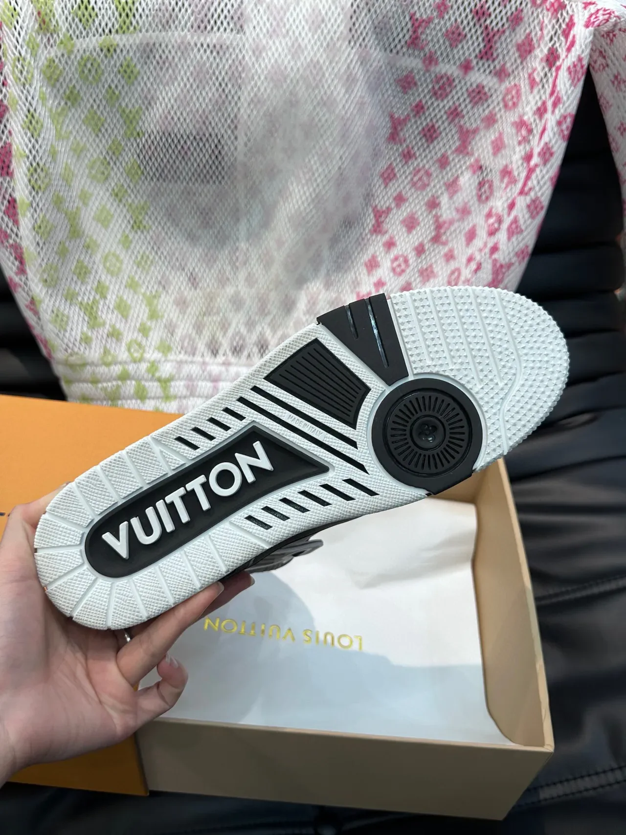 لويس فيتون LV Trainer حذاء رياضي أسود أبيض عالي الحزام جلد بانلد و شبكة 9