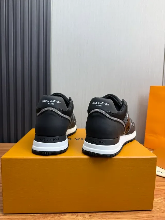 Louis Vuitton LV Trainer Black White Low-Top Mixed-Material Upper Lifestyle Sneakers 4