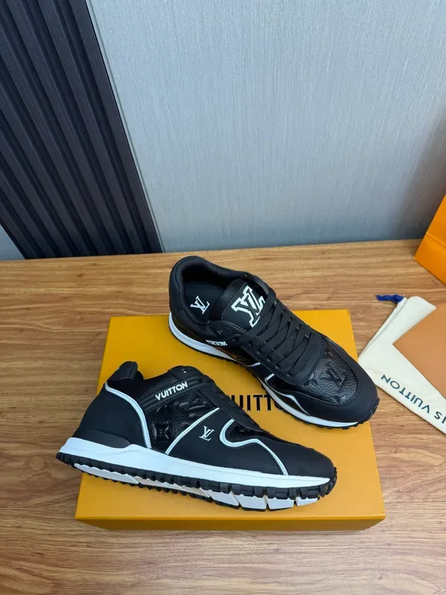 Louis Vuitton LV Trainer Black White Low-Top Mixed-Material Upper Lifestyle Sneakers 5