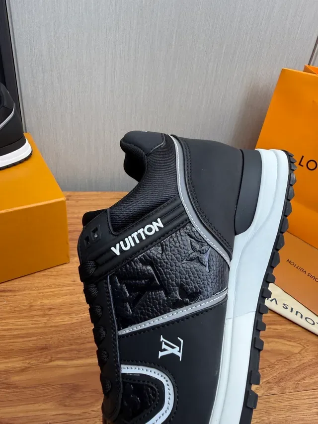 Louis Vuitton LV Trainer Black White Low-Top Mixed-Material Upper Lifestyle Sneakers 9