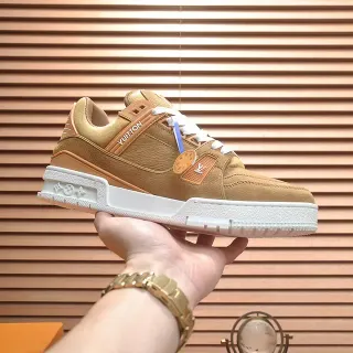 Louis Vuitton LV Trainer Marrón Blanco Parte superior de cuero con capas Suela intermedia esculpida Zapatillas de estilo de vida