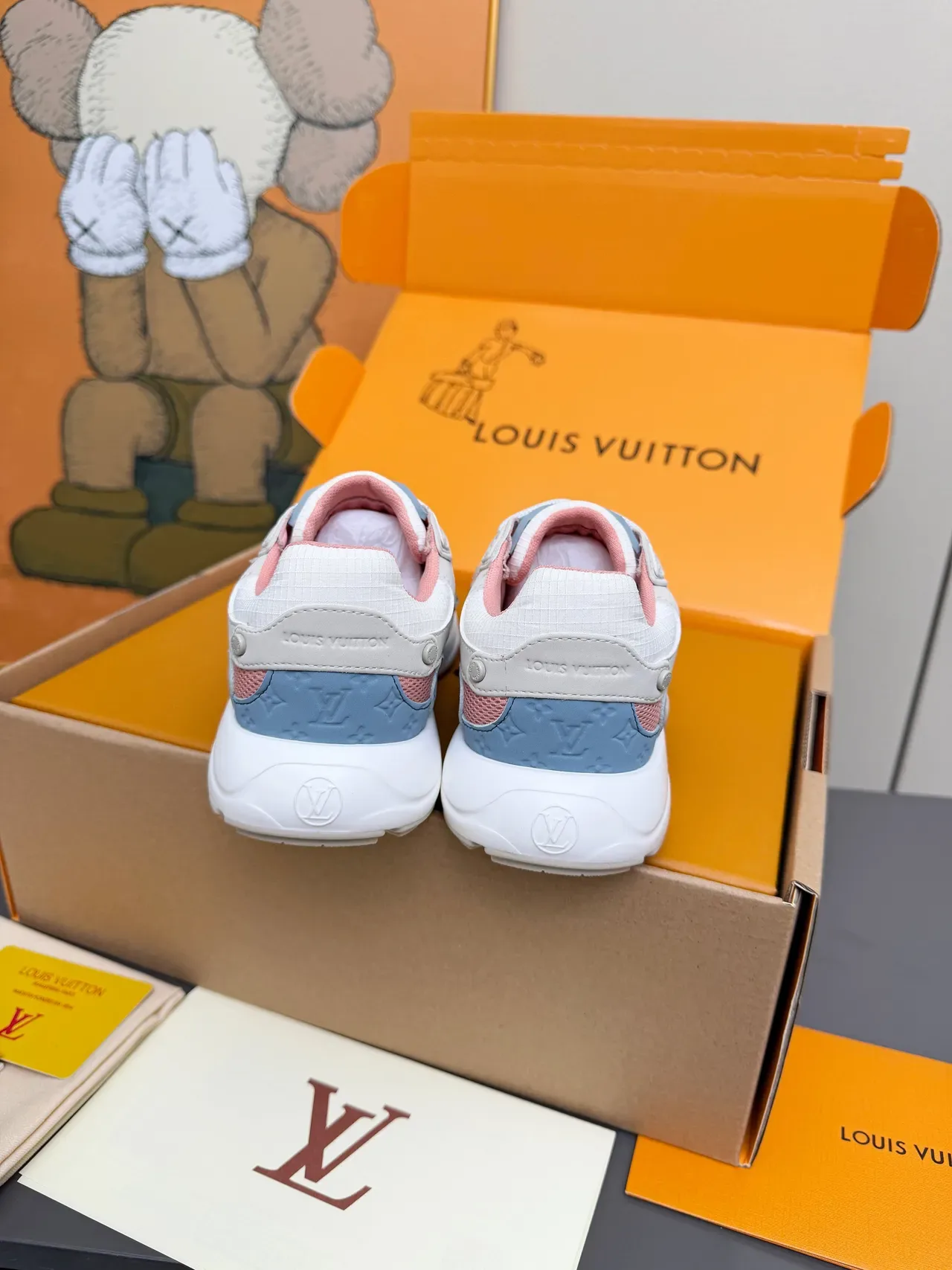 Louis Vuitton LV Trainer حذاء رياضي رمادي وردي متعدد الألواح شبكة وجلد كعب أبيض منحوت كاجوال 3