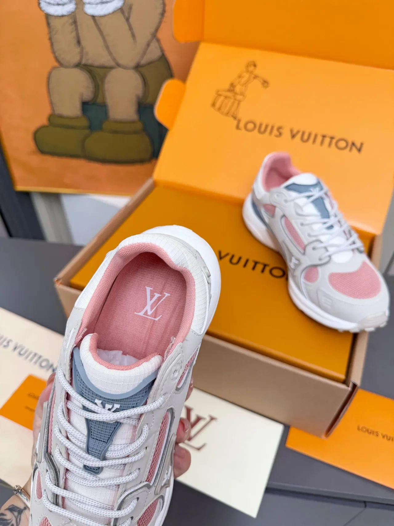 Louis Vuitton LV Trainer حذاء رياضي رمادي وردي متعدد الألواح شبكة وجلد كعب أبيض منحوت كاجوال 5