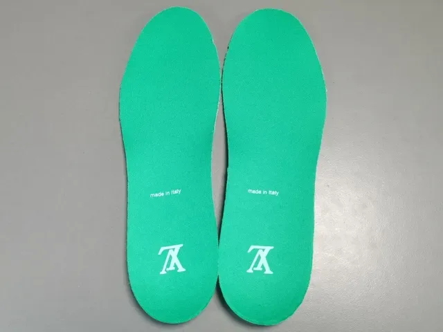 Louis Vuitton LV Trainer Green White Baskets Lifestyle Basses Avec Dessus En Maille Et Tissu Textil En Stratification 5