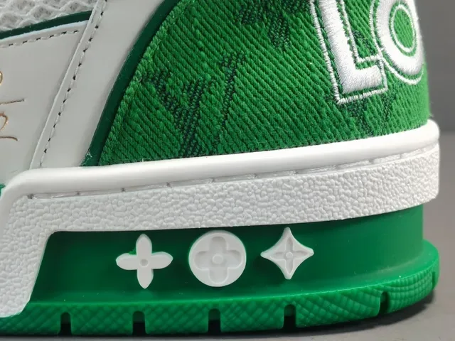 Louis Vuitton LV Trainer Green White Baskets Lifestyle Basses Avec Dessus En Maille Et Tissu Textil En Stratification 6