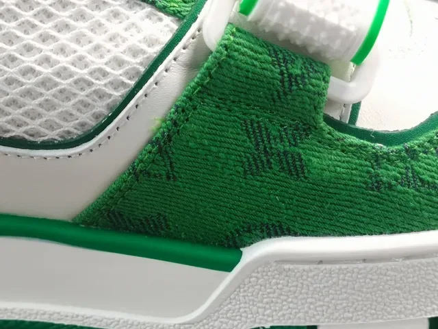 Louis Vuitton LV Trainer Green White Baskets Lifestyle Basses Avec Dessus En Maille Et Tissu Textil En Stratification 8