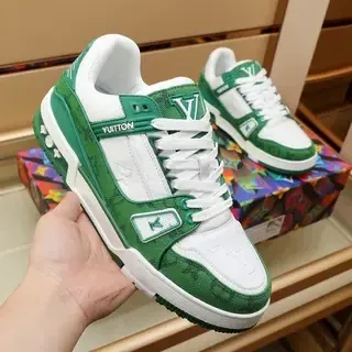 Louis Vuitton LV Trainer Verde Blanco Monogramado Textil Paneles de Color Contraste Zapatillas Lifestyle