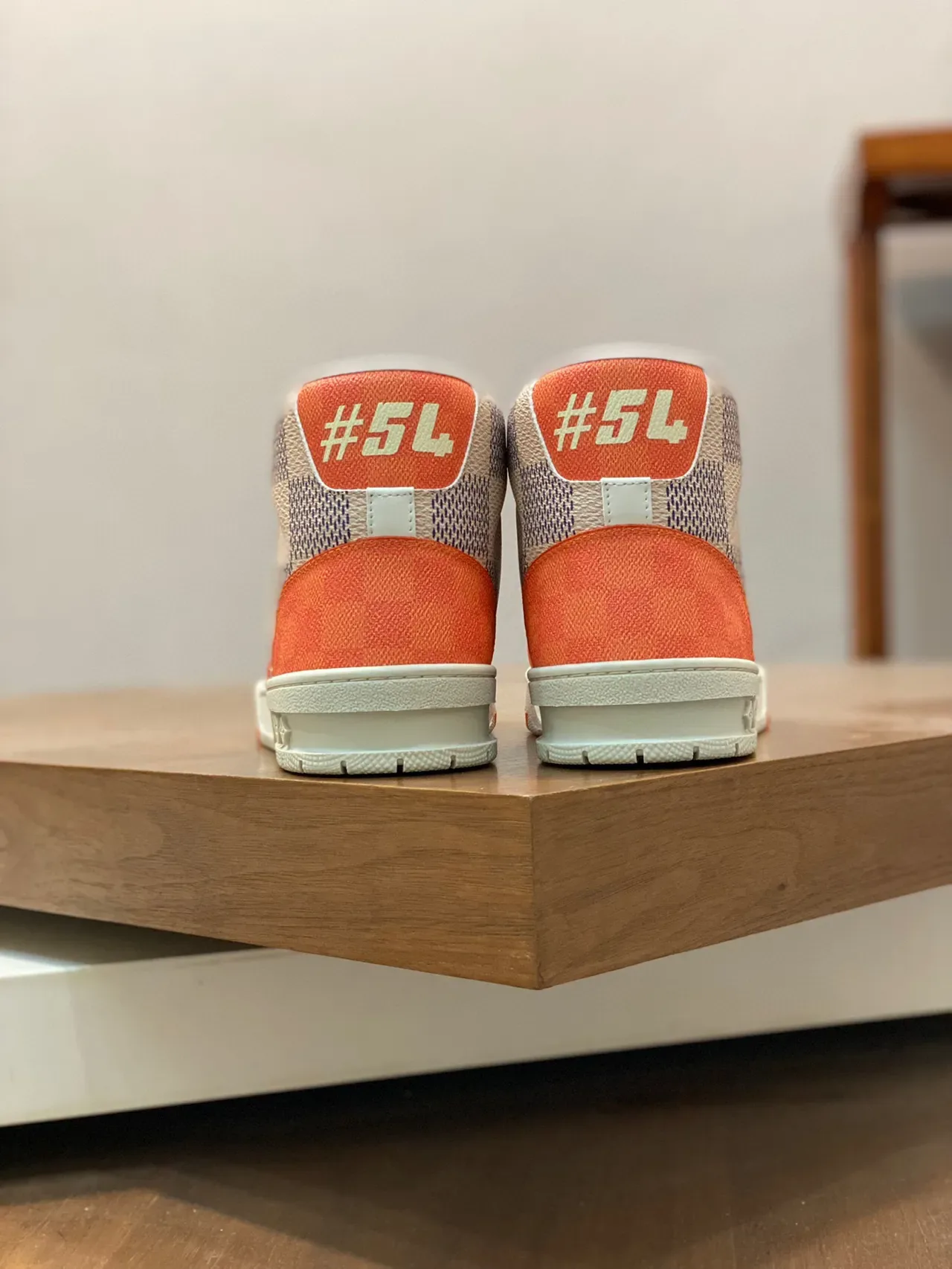 লুইস ভিত্তন LV Trainer অরেঞ্জ বেইজ লো-টপ মিক্সড-ম্যাটেরিয়াল লাইফস্টাইল স্নিকার্স 3