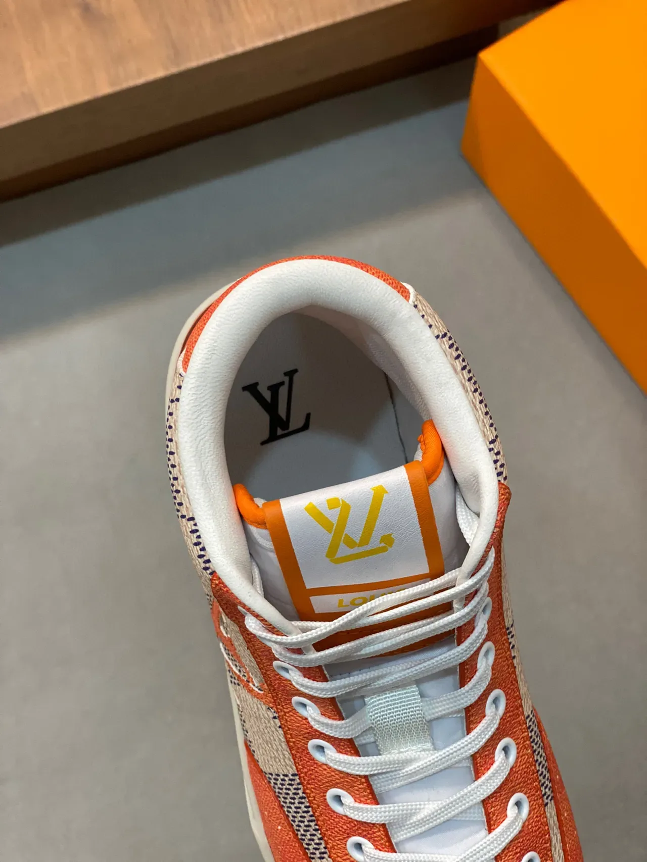 লুইস ভিত্তন LV Trainer অরেঞ্জ বেইজ লো-টপ মিক্সড-ম্যাটেরিয়াল লাইফস্টাইল স্নিকার্স 4