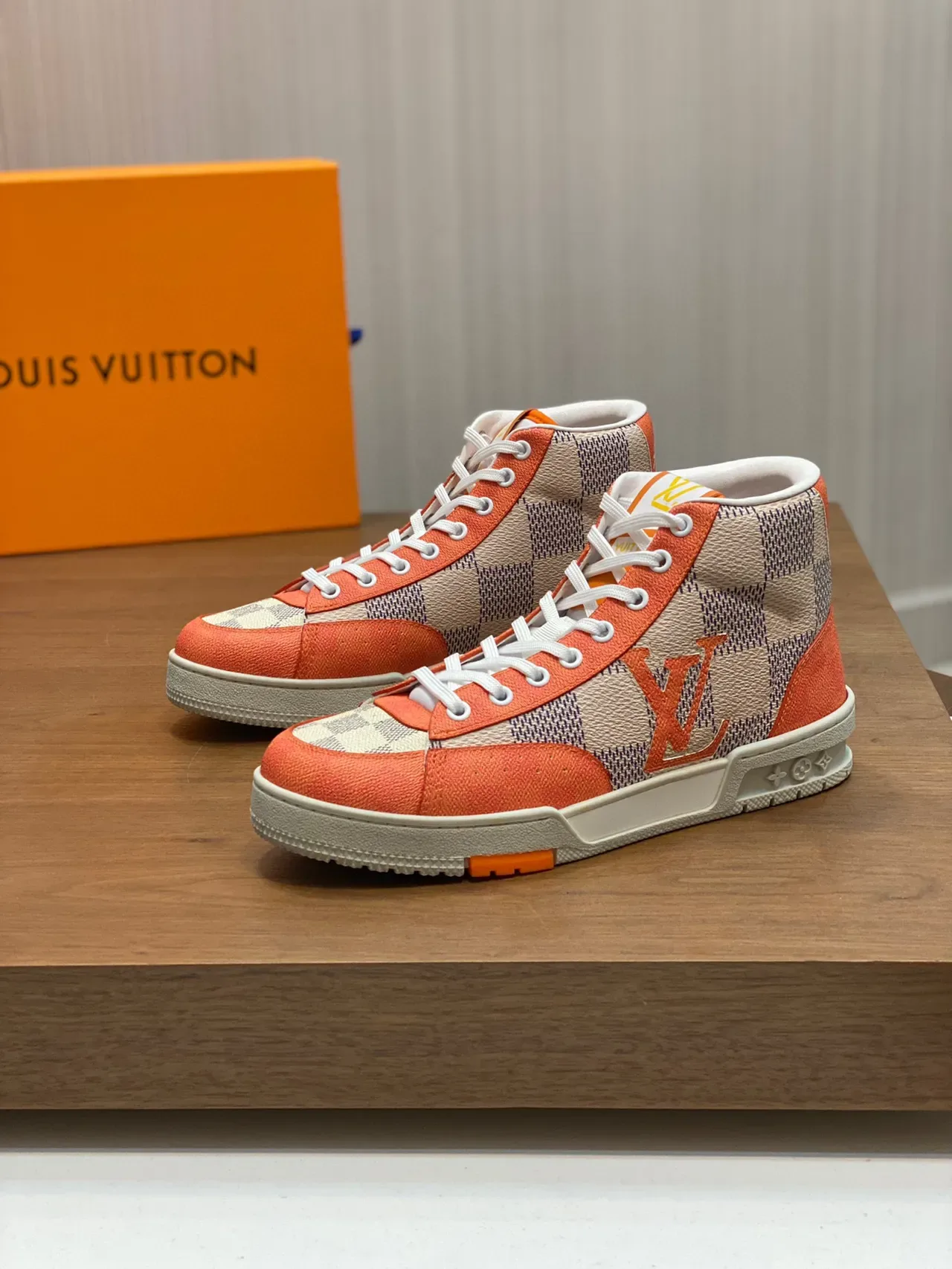 লুইস ভিত্তন LV Trainer অরেঞ্জ বেইজ লো-টপ মিক্সড-ম্যাটেরিয়াল লাইফস্টাইল স্নিকার্স 8
