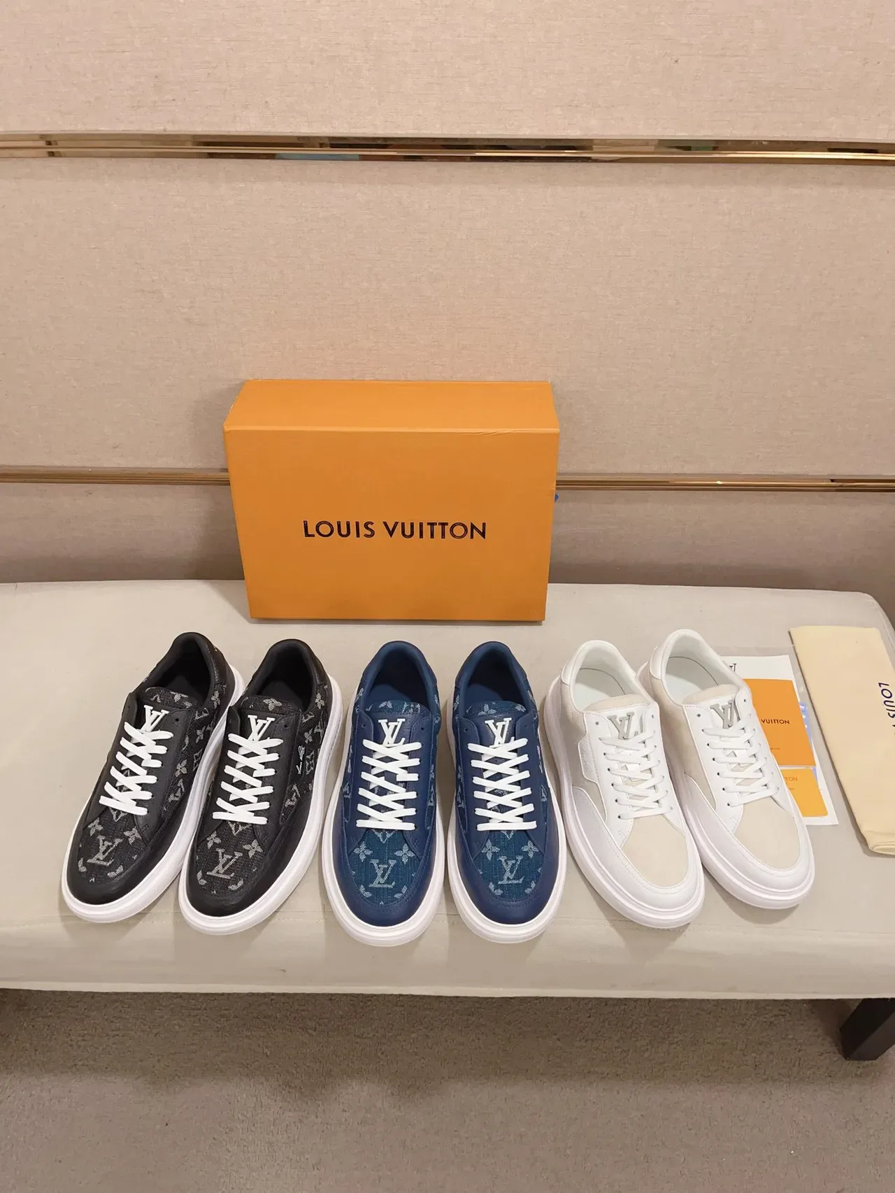 Louis Vuitton LV Trainer Blanc Beige Low Top Semelle Plateforme Lifestyle Sneakers 2