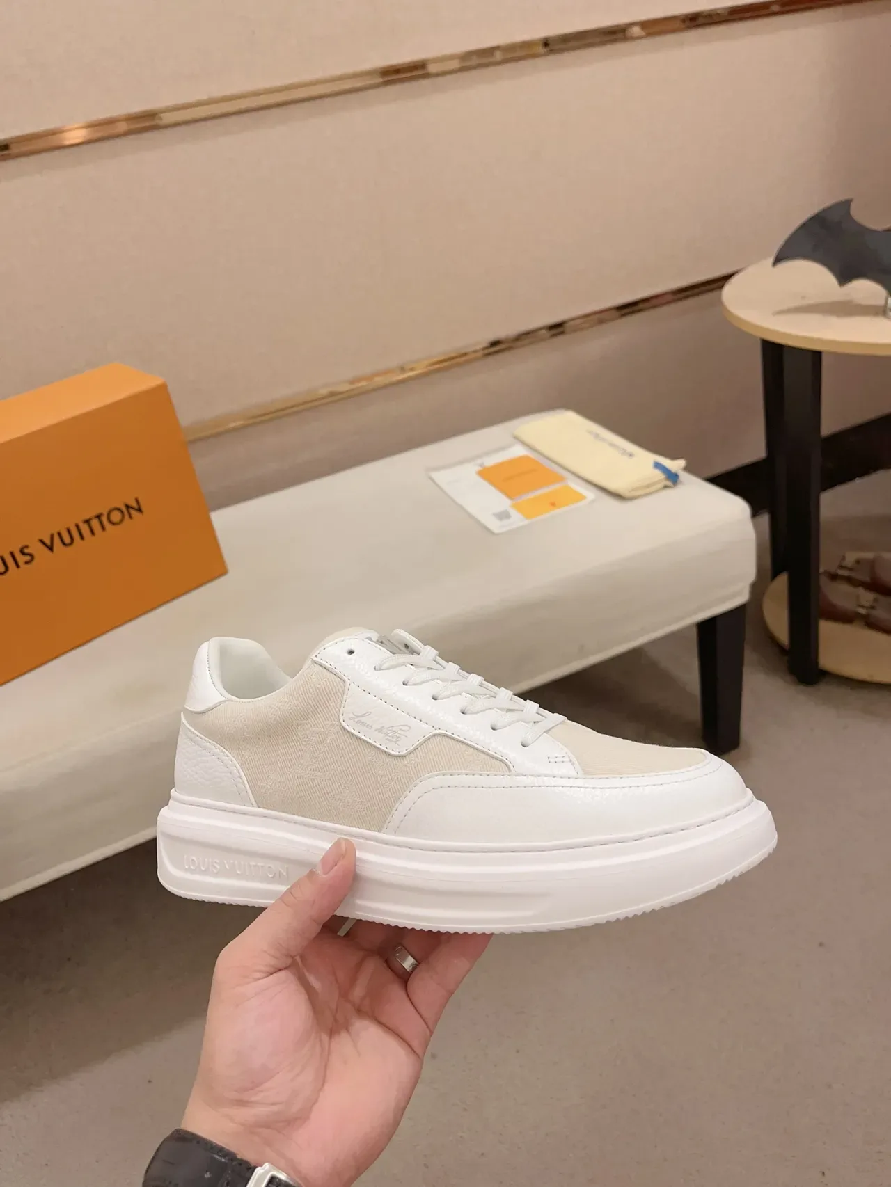 Louis Vuitton LV Trainer Blanc Beige Low Top Semelle Plateforme Lifestyle Sneakers 4
