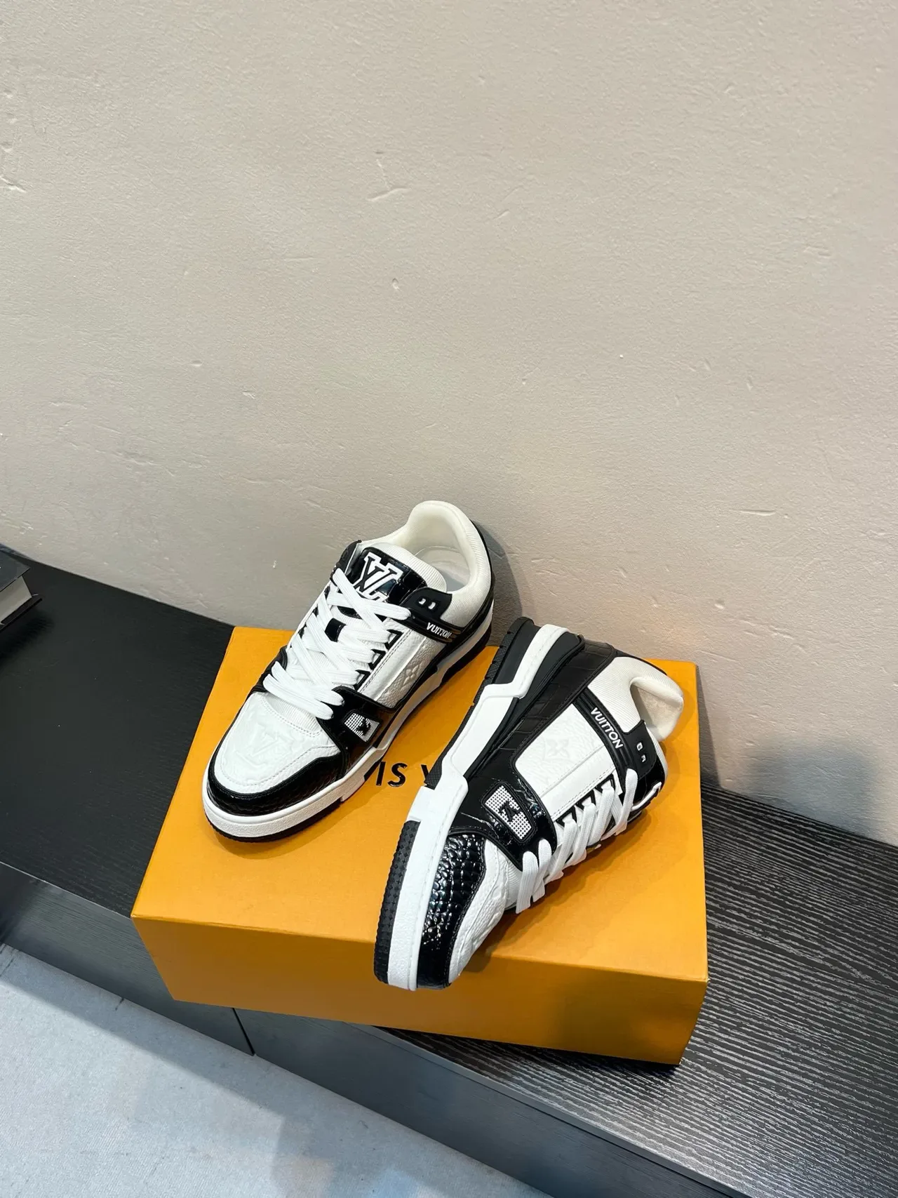 Louis Vuitton LV Trainer White Black Monogram Leather Patent Overlays Lifestyle Sneakers 4