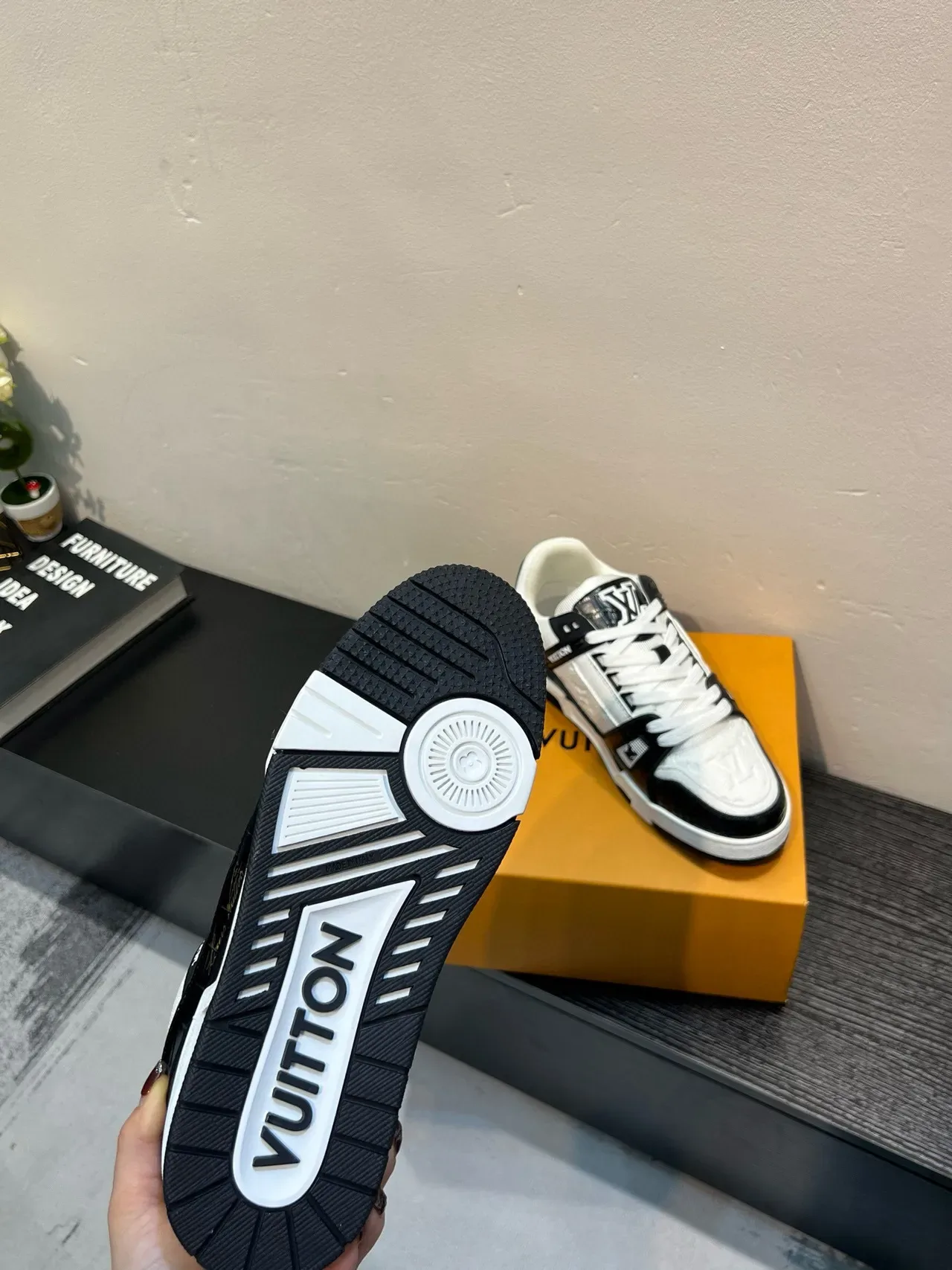Louis Vuitton LV Trainer White Black Monogram Leather Patent Overlays Lifestyle Sneakers 9