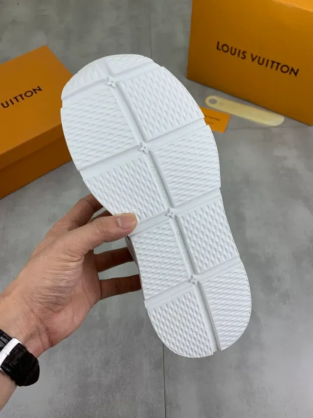 লুই ভিতন LV Trainer সাদা কালো Perforated Leather Monogram Side Logo Lifestyle Sneakers 2