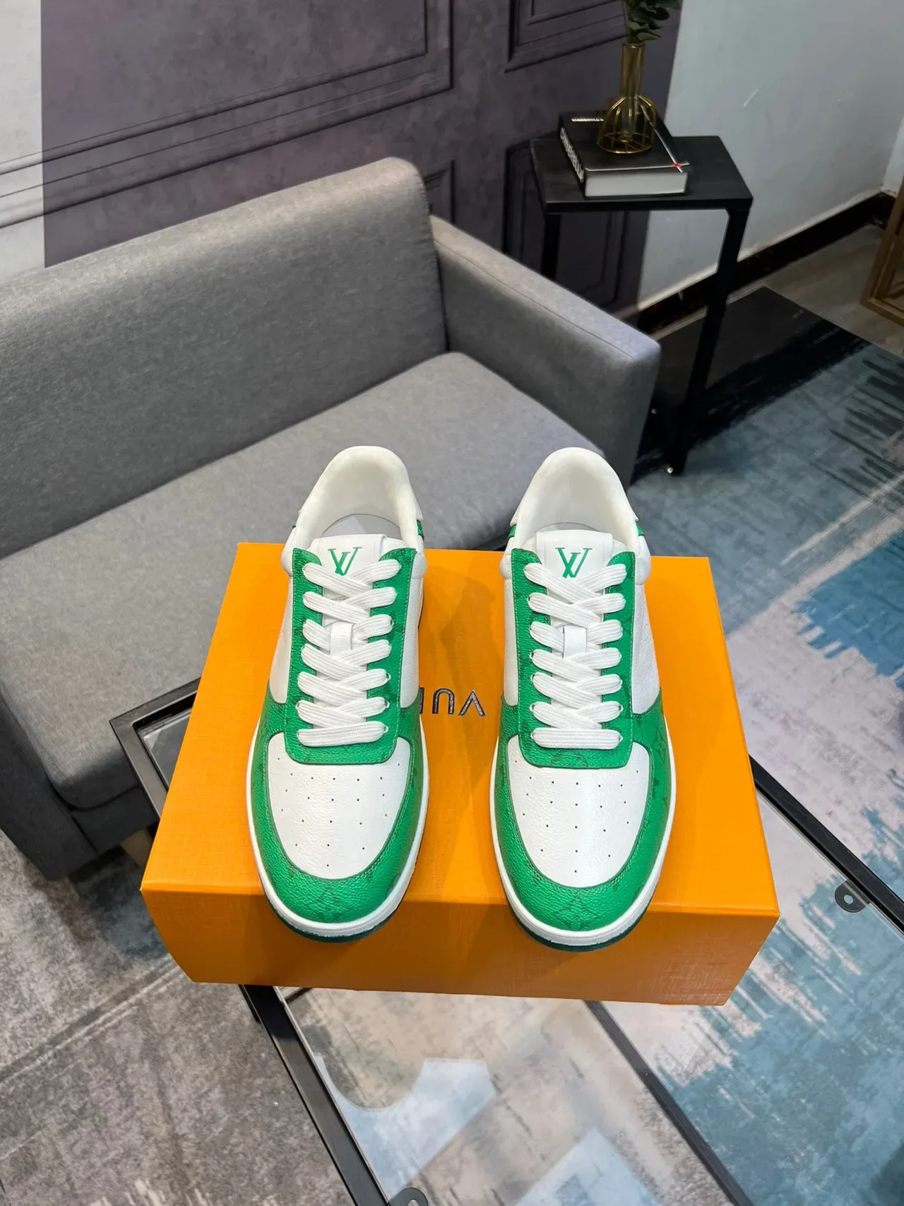 Louis Vuitton LV Trainer Blanc Vert Perforé Panneau Monogram Cuir Lifestyle Sneakers 2
