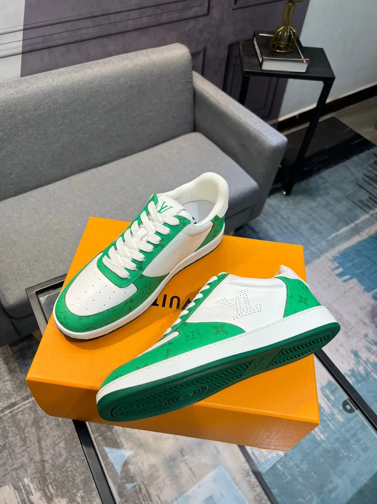 Louis Vuitton LV Trainer Blanc Vert Perforé Panneau Monogram Cuir Lifestyle Sneakers 4
