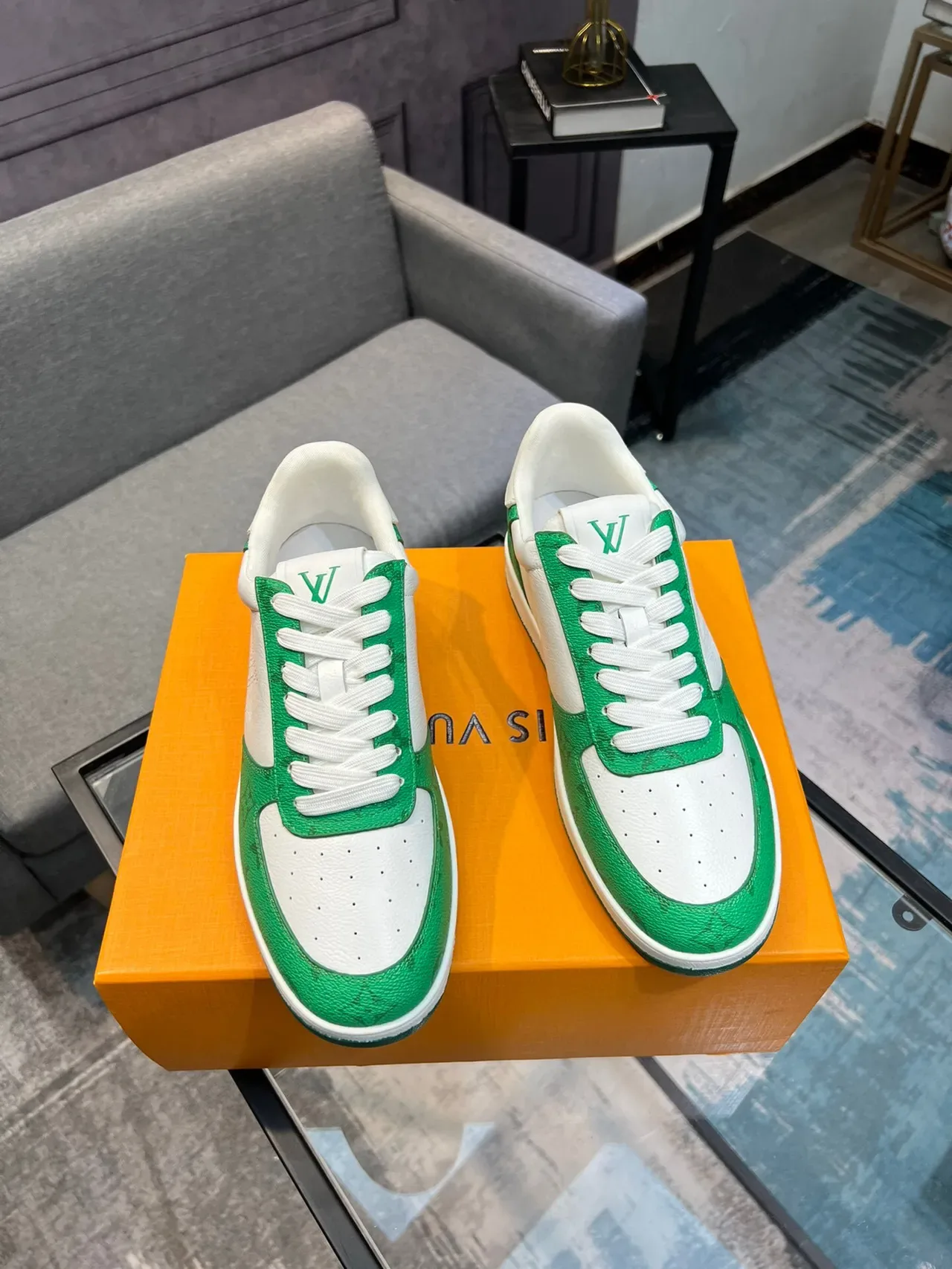 Louis Vuitton LV Trainer Blanc Vert Perforé Panneau Monogram Cuir Lifestyle Sneakers 5