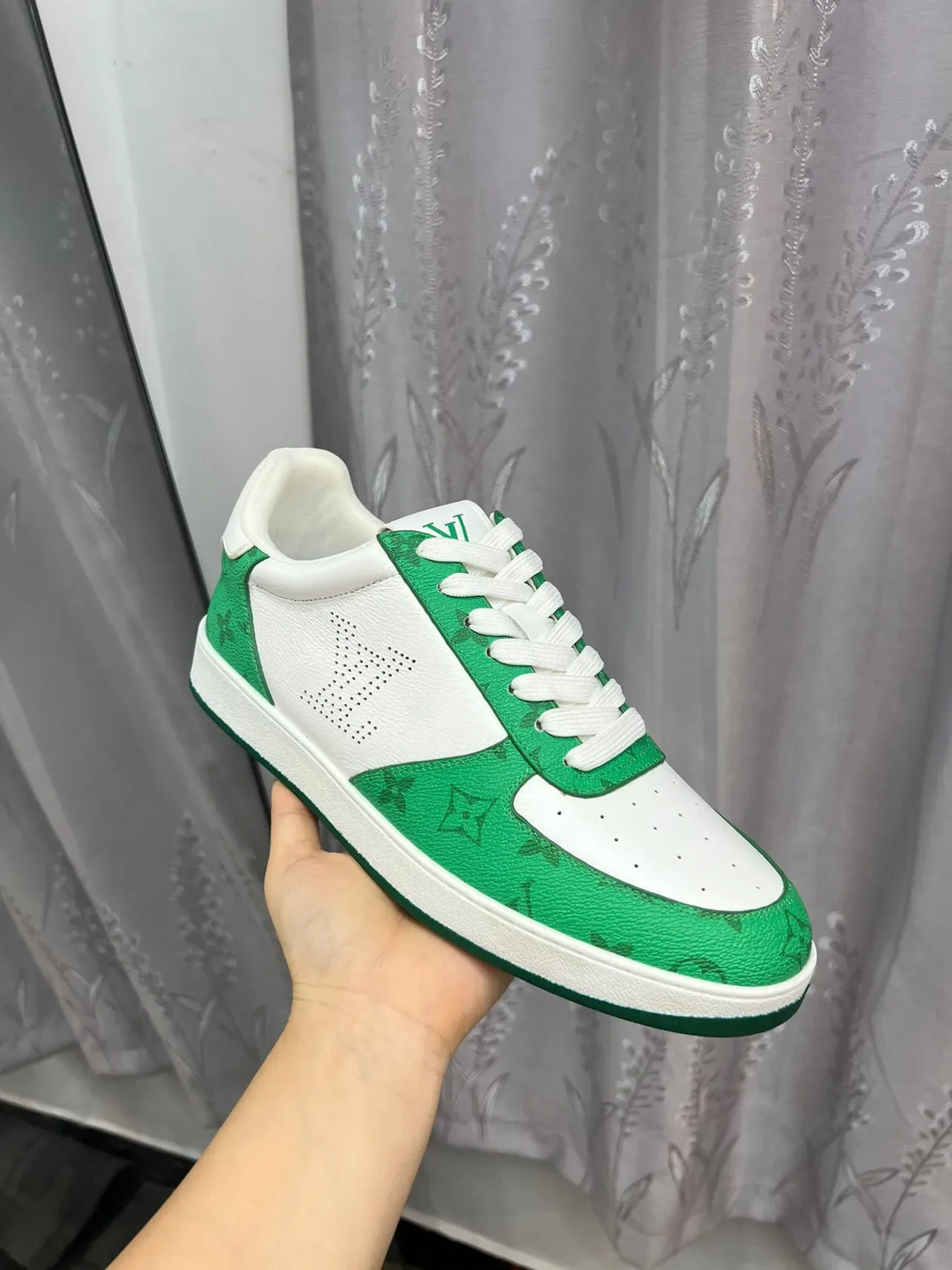 Louis Vuitton LV Trainer Blanc Vert Perforé Panneau Monogram Cuir Lifestyle Sneakers 6