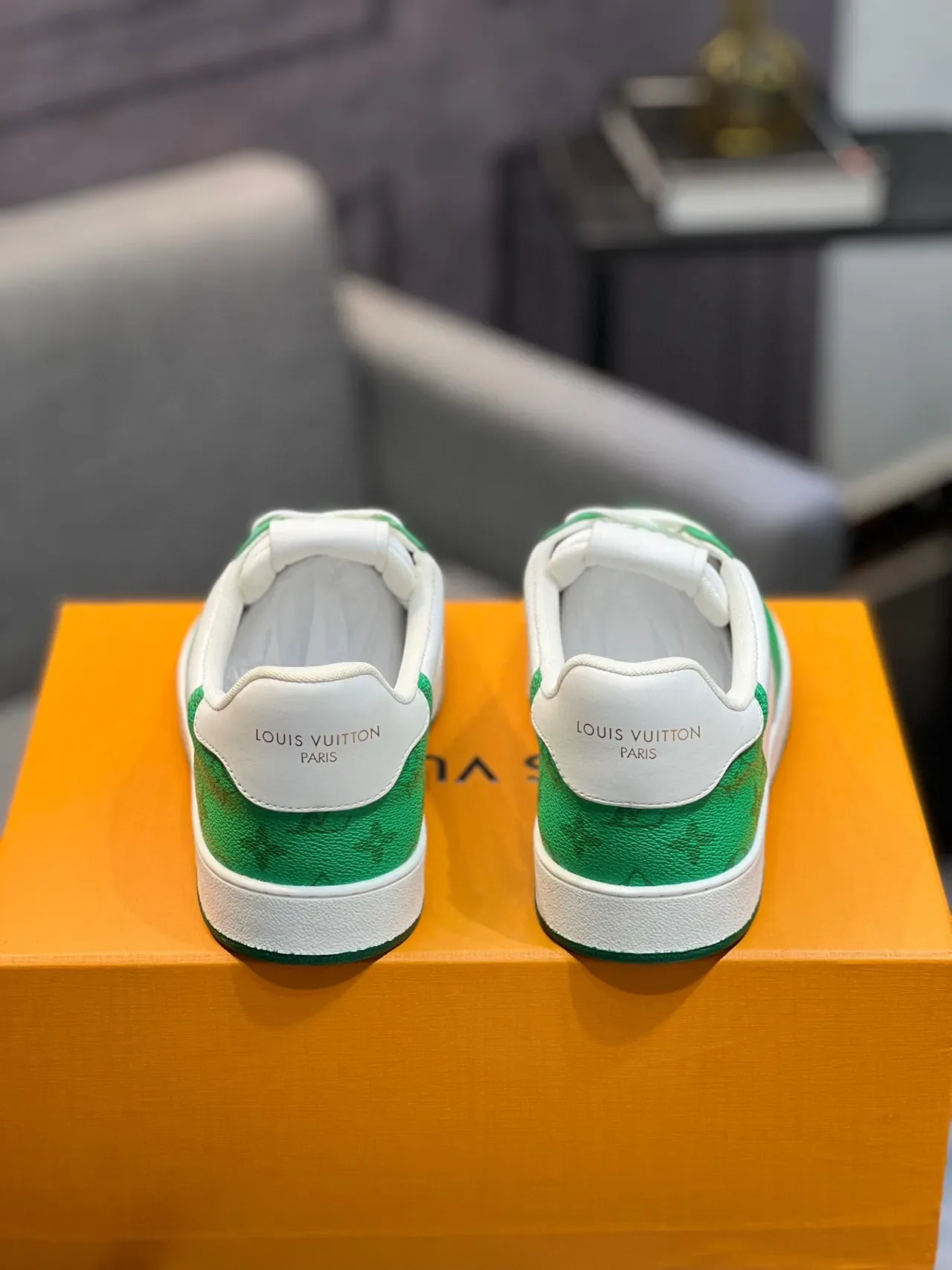 Louis Vuitton LV Trainer Blanc Vert Perforé Panneau Monogram Cuir Lifestyle Sneakers 8