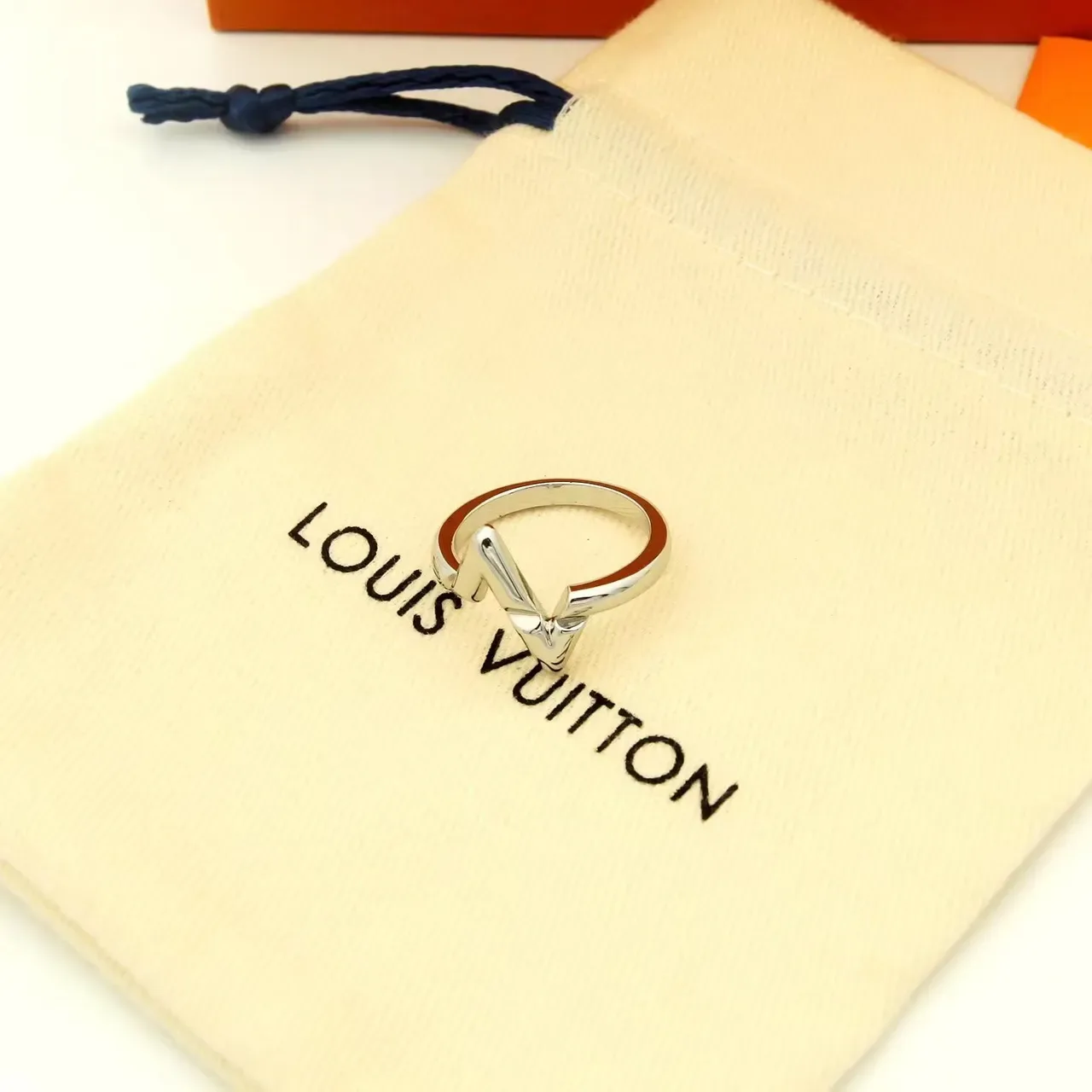 Louis Vuitton LV Volt Upside Down 18K Gold Ring 4