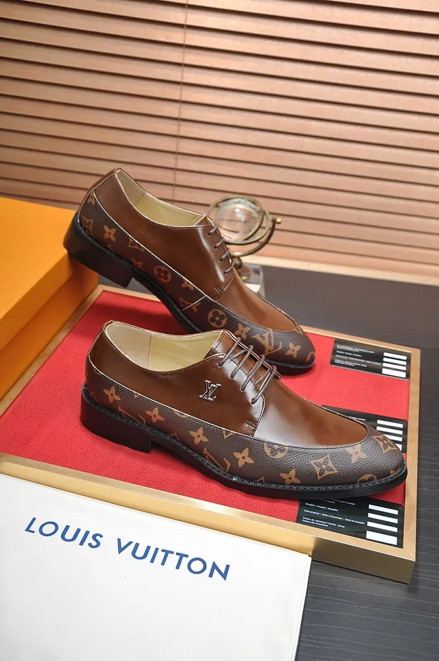Louis Vuitton Monogramme Toile Chaussures Oxford à Embout 4