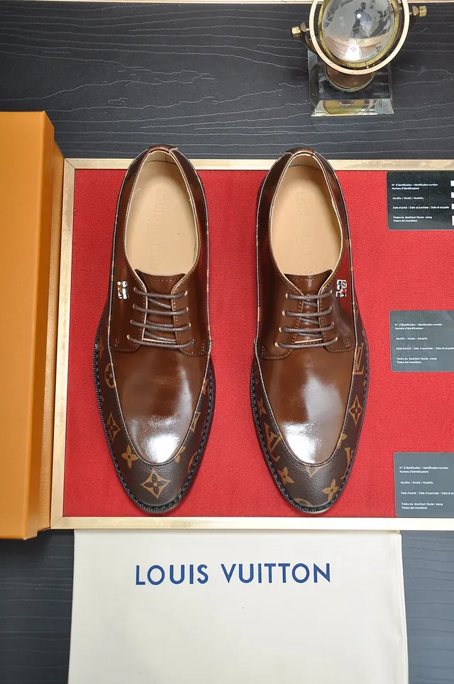 Louis Vuitton Monogramme Toile Chaussures Oxford à Embout 5