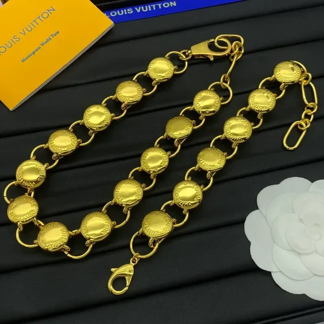 Louis Vuitton Monogram Chain Gold-Tone Medallion Bracelet 4