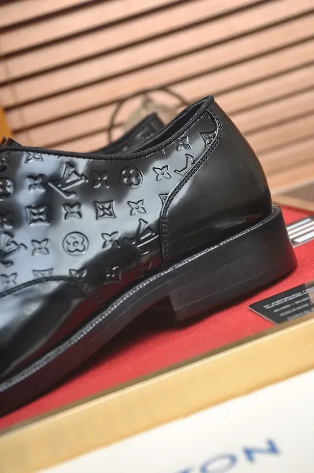 Sapatos Oxford Louis Vuitton Monograma-Embossed Couro Patent Preto 2